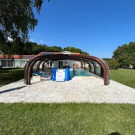 Le Trankiloup Feriehus Grézac